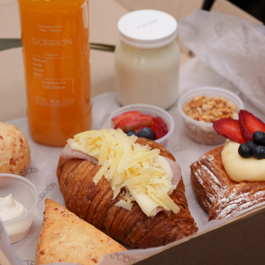 Caja de desayuno Gorrión armada a gusto en el local